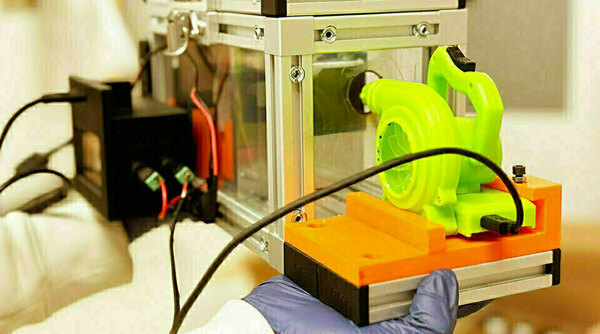 Photo of the ABLE device provided by University of Chicago chemistry professor and paper coauthor Bozhi Tian.